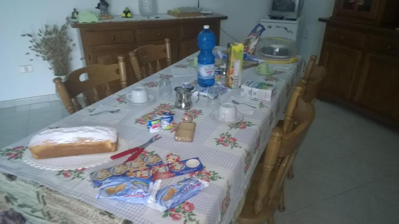 B&B Le Rose Vignacastrisi Bagian luar foto